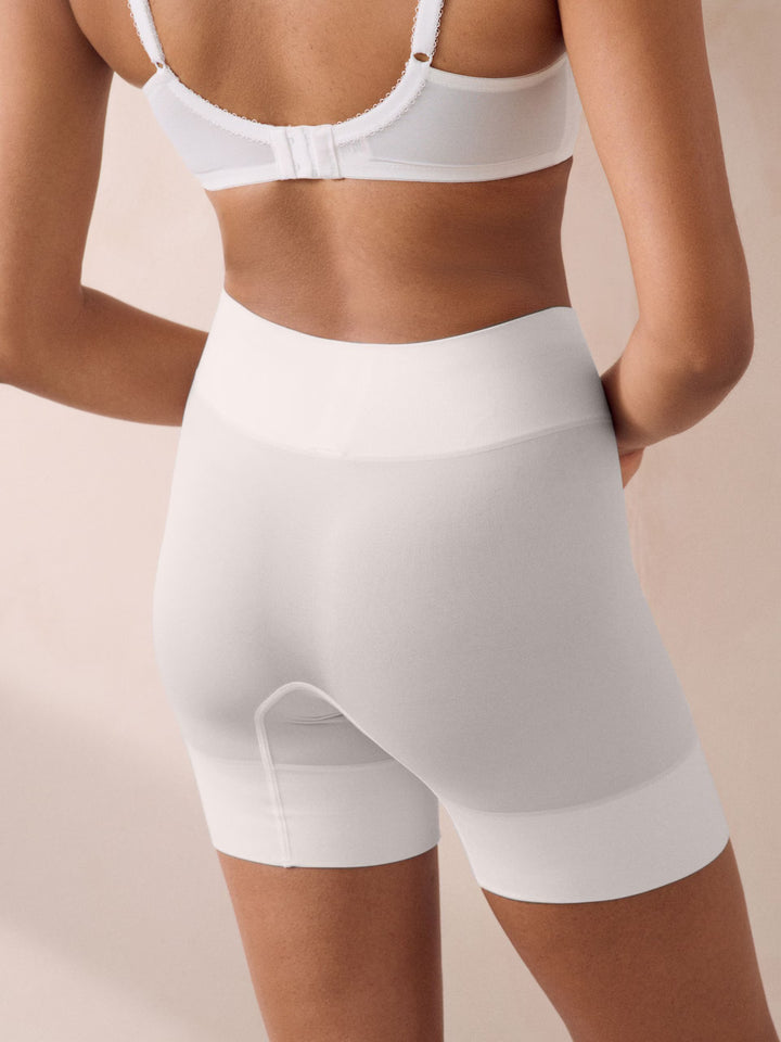 LUMIRA Shaping pant in Nude, White