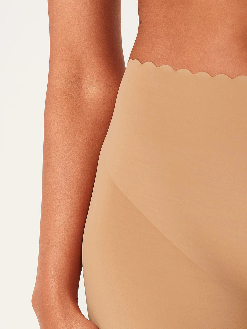 LUMIRA Shaping pant in Nude