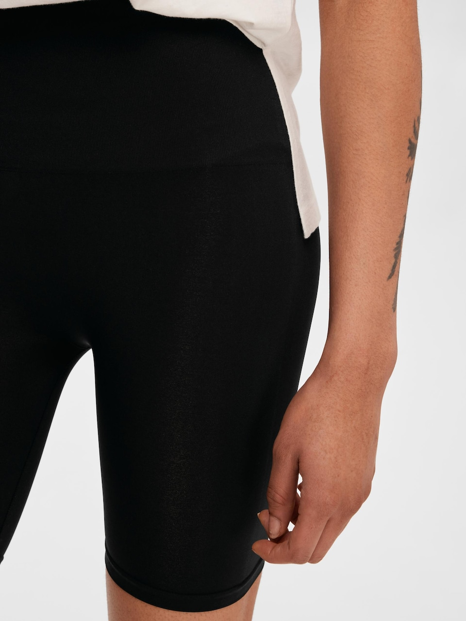 LUMIRA Skinny Shaping pant in Black