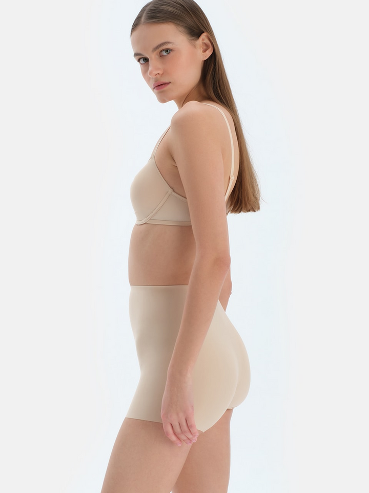 LUMIRA Shaping pant in Nude