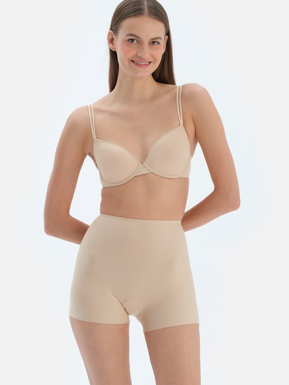 LUMIRA Shaping pant in Nude